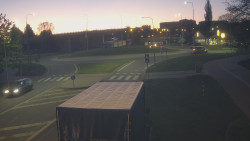 Křižovatka ulic Velká Dlážka a Polní