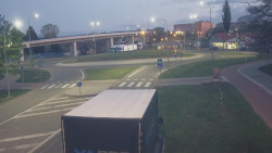 Křižovatka ulic Velká Dlážka a Polní