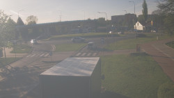 Křižovatka ulic Velká Dlážka a Polní