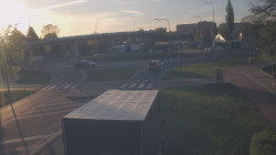 Křižovatka ulic Velká Dlážka a Polní