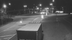 Křižovatka ulic Velká Dlážka a Polní