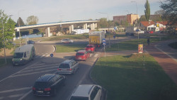 Křižovatka ulic Velká Dlážka a Polní