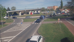 Křižovatka ulic Velká Dlážka a Polní