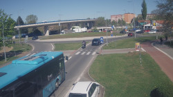 Křižovatka ulic Velká Dlážka a Polní