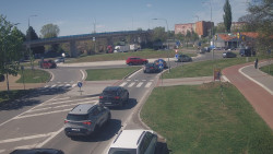 Křižovatka ulic Velká Dlážka a Polní