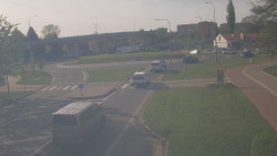 Křižovatka ulic Velká Dlážka a Polní