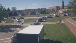 Křižovatka ulic Velká Dlážka a Polní