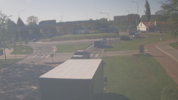 Křižovatka ulic Velká Dlážka a Polní