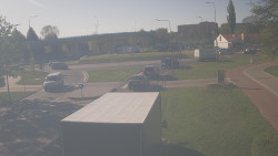 Křižovatka ulic Velká Dlážka a Polní