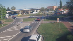 Křižovatka ulic Velká Dlážka a Polní