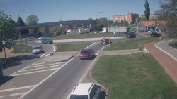 Křižovatka ulic Velká Dlážka a Polní