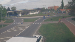 Křižovatka ulic Velká Dlážka a Polní