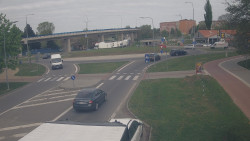 Křižovatka ulic Velká Dlážka a Polní