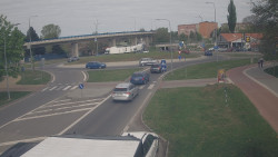 Křižovatka ulic Velká Dlážka a Polní