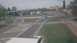 Křižovatka ulic Velká Dlážka a Polní