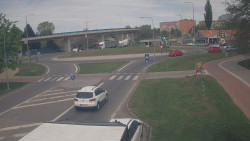Křižovatka ulic Velká Dlážka a Polní