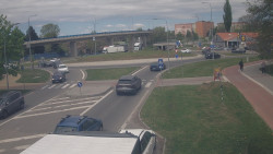 Křižovatka ulic Velká Dlážka a Polní