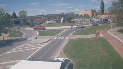 Křižovatka ulic Velká Dlážka a Polní