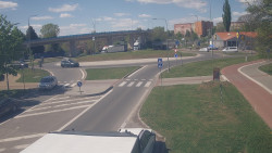 Křižovatka ulic Velká Dlážka a Polní