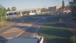 Křižovatka ulic Velká Dlážka a Polní