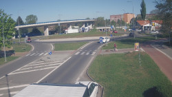 Křižovatka ulic Velká Dlážka a Polní