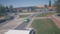 Křižovatka ulic Velká Dlážka a Polní