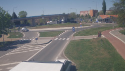 Křižovatka ulic Velká Dlážka a Polní