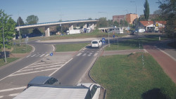 Křižovatka ulic Velká Dlážka a Polní
