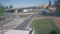 Křižovatka ulic Velká Dlážka a Polní