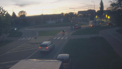 Křižovatka ulic Velká Dlážka a Polní
