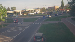 Křižovatka ulic Velká Dlážka a Polní