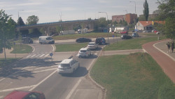 Křižovatka ulic Velká Dlážka a Polní