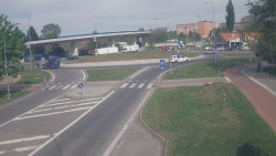 Křižovatka ulic Velká Dlážka a Polní