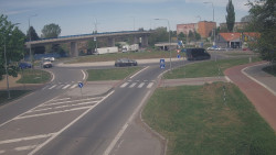 Křižovatka ulic Velká Dlážka a Polní