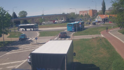 Křižovatka ulic Velká Dlážka a Polní