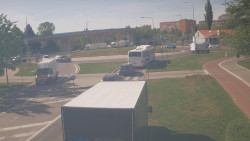 Křižovatka ulic Velká Dlážka a Polní