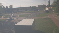 Křižovatka ulic Velká Dlážka a Polní