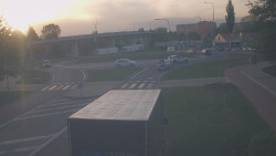 Křižovatka ulic Velká Dlážka a Polní