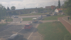 Křižovatka ulic Velká Dlážka a Polní