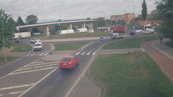 Křižovatka ulic Velká Dlážka a Polní