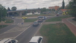 Křižovatka ulic Velká Dlážka a Polní