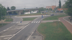 Křižovatka ulic Velká Dlážka a Polní