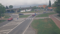 Křižovatka ulic Velká Dlážka a Polní