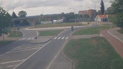 Křižovatka ulic Velká Dlážka a Polní