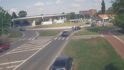 Křižovatka ulic Velká Dlážka a Polní