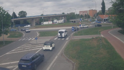 Křižovatka ulic Velká Dlážka a Polní