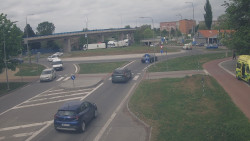 Křižovatka ulic Velká Dlážka a Polní