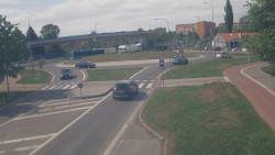 Křižovatka ulic Velká Dlážka a Polní
