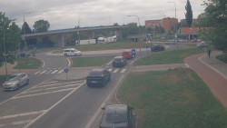 Křižovatka ulic Velká Dlážka a Polní
