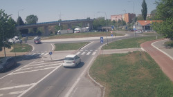 Křižovatka ulic Velká Dlážka a Polní